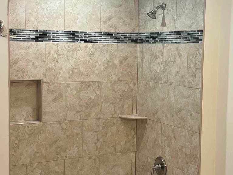 Master Bath Shower/Tub