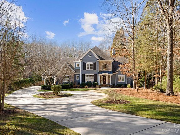 4th image of 107 Breakwater Ct