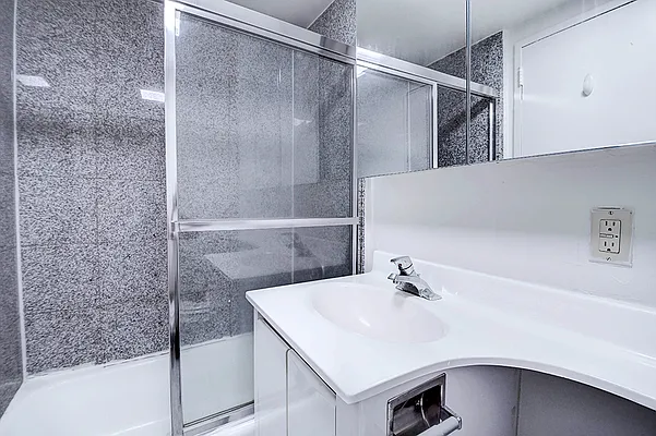 Rented by Urbane Brokerage | media 4