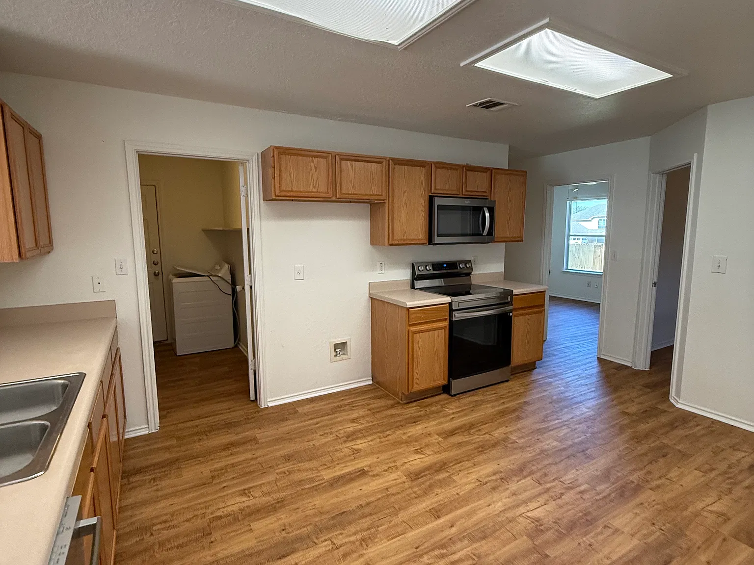 3 bed, 1206 sqft, $1,400 — Photo 3