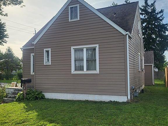 3rd image of 591 Charlotte St
