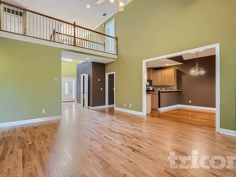 1231 Brentwood Ct — Photo 3