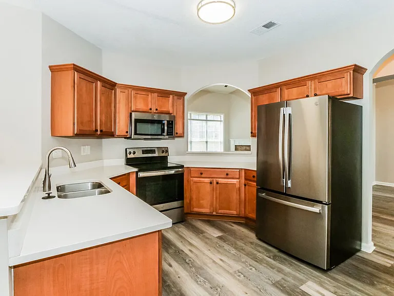 1043 Averett Cv — Photo 8