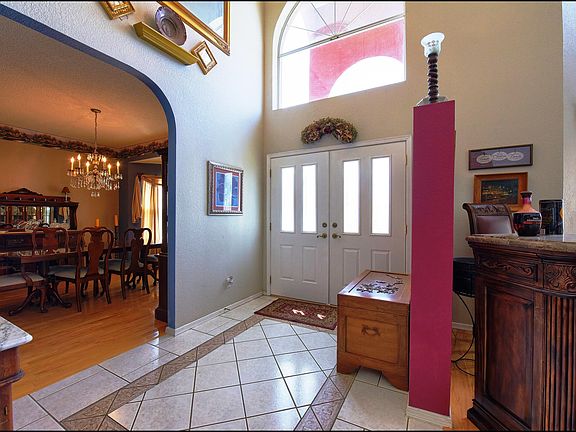 3rd image of 1017 Via De La Paz Dr