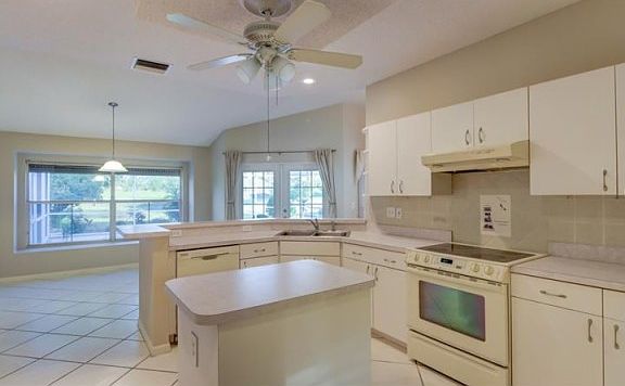 4th image of 2323 E Del Webb Blvd