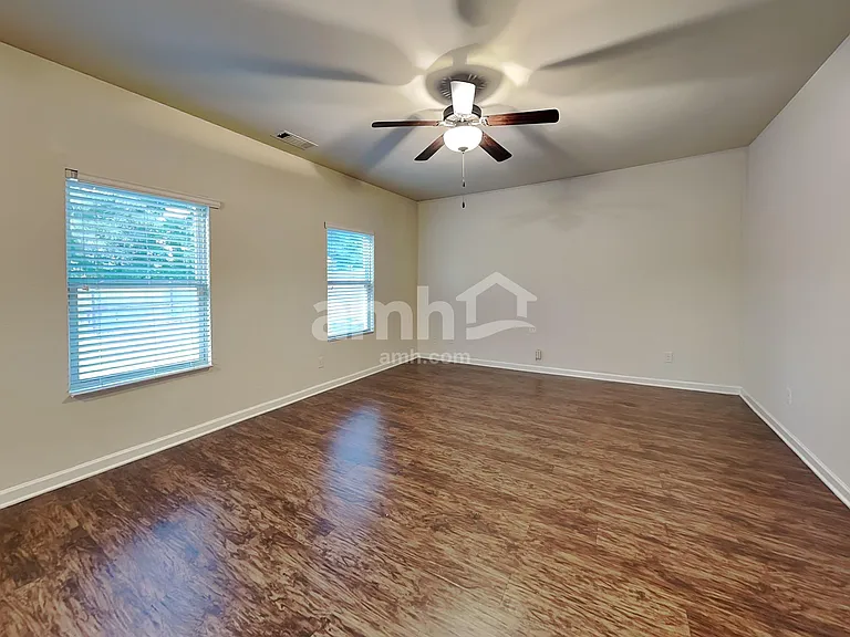 4055 Clay Ct SE — Photo 5