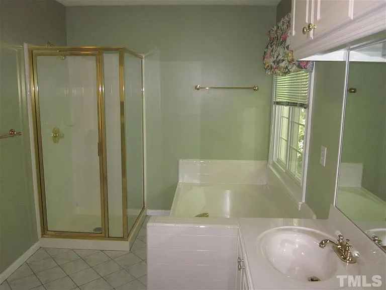 3407 Shady Creek Dr — Photo 16
