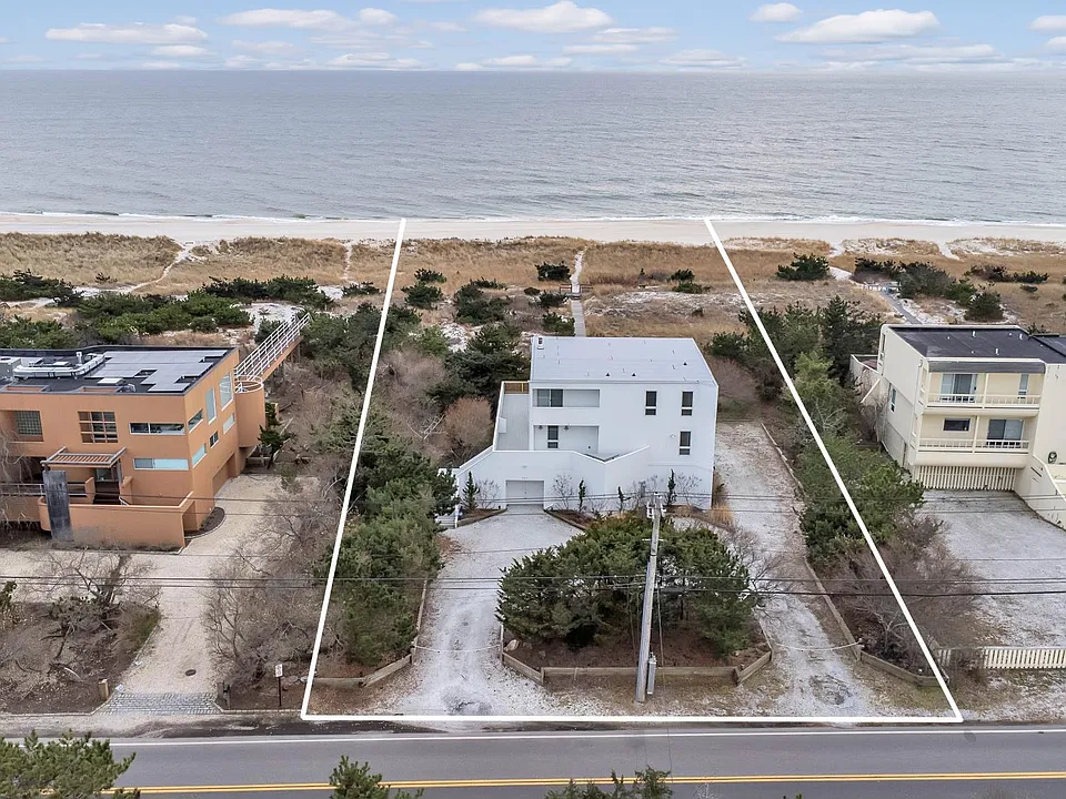561 Dune Rd
