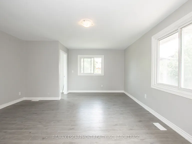 2 Wolfdale Pl #MAIN — Photo 19