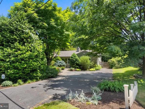 502 Paper Mill Rd, Oreland, PA 19075