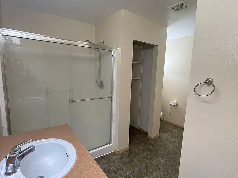 2875 Hannen St — Photo 10