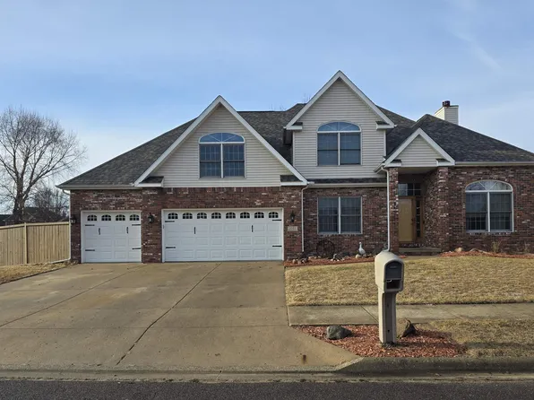 1501 Gingoteague Way, Pekin, IL 61554