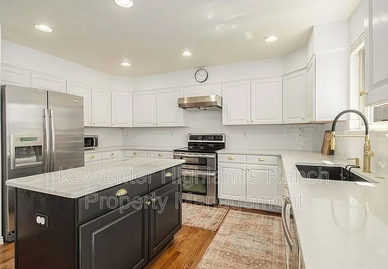 9765 Spring Hill St — Photo 3
