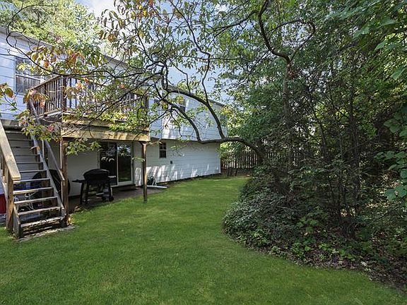 2nd image of 525 Glen Cove Ave