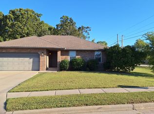 1305 E Hampton Dr, Ozark, MO 65721