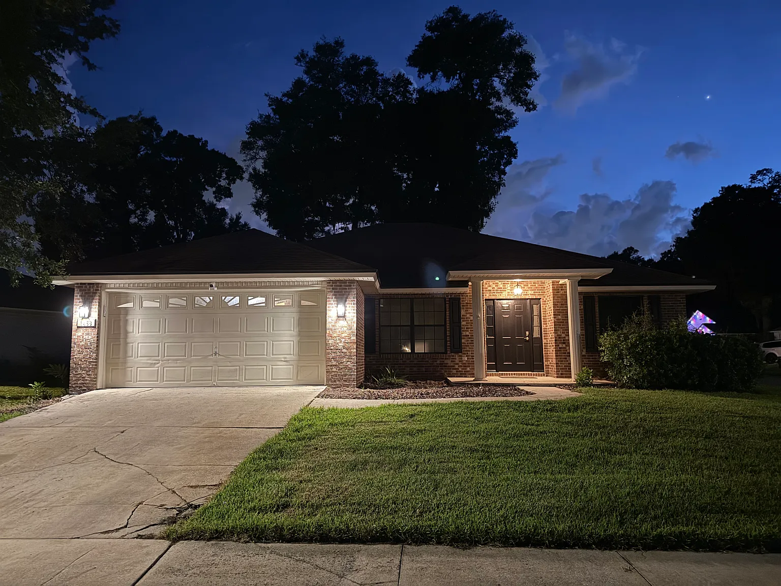 3 bed, 1749 sqft, $2,300 — Photo 1