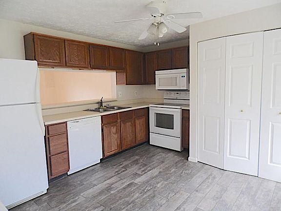 4th image of 12936 Reese Ct