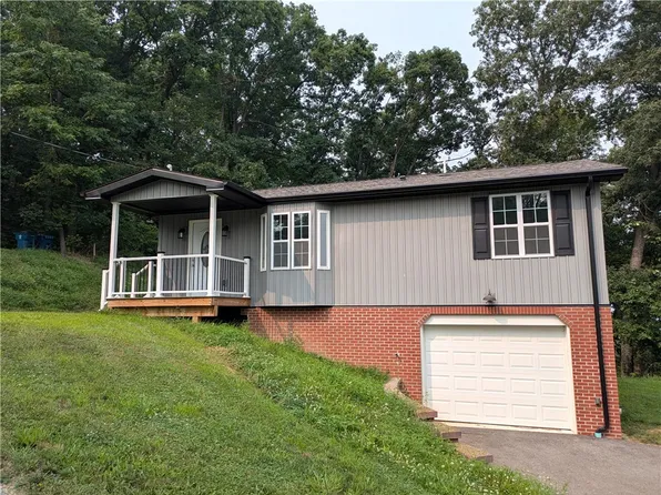 910 Burton Ave, Youngwood, PA 15697