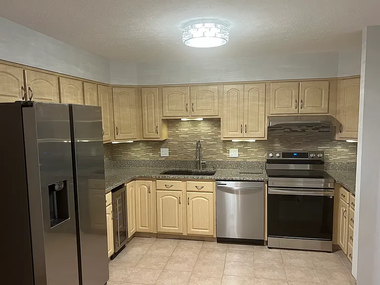 610 Dade Ln #610 — Photo 4