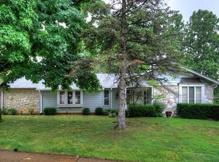 406 Brass Lamp Dr, Ballwin, MO