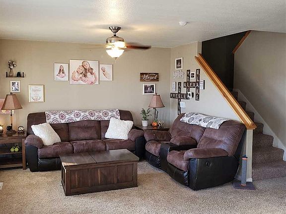 2nd image of 1075 Shadow Mountain Dr