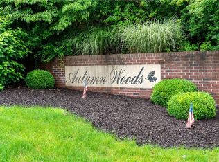 1012 Autumn Woods Dr, Coraopolis, PA 15108