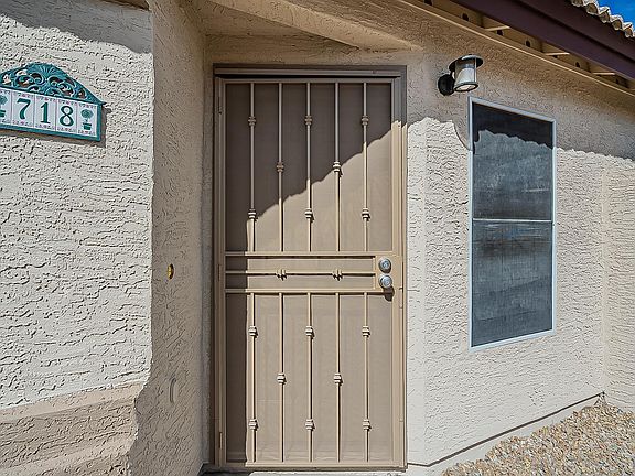 4th image of 718 W Baylor Ln