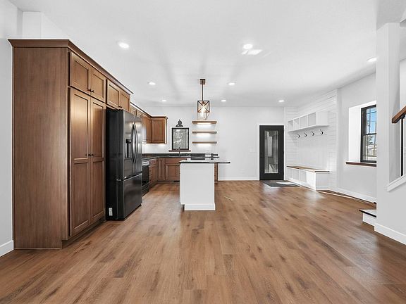 3rd image of 312 Washington St