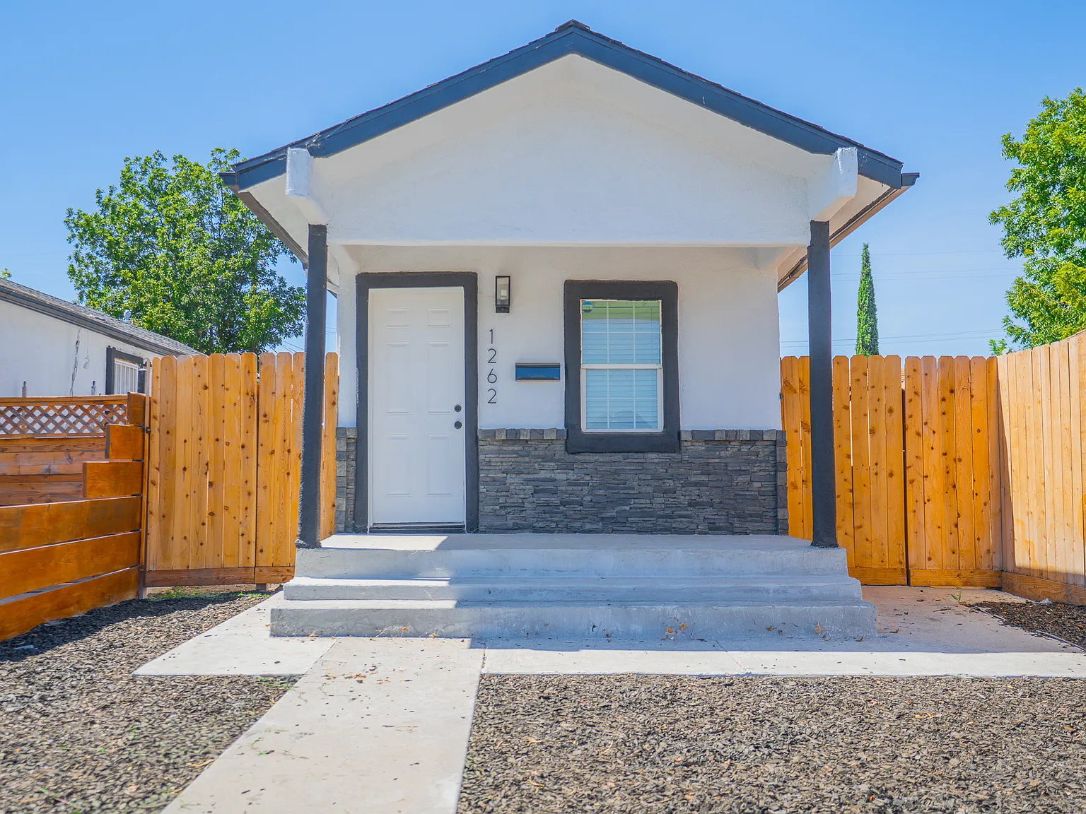 2 bed, $1,900 — Photo 3