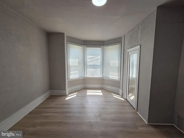 5137 Marion St — Photo 8