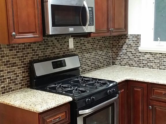 3rd image of 32 Woodland Ave