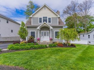 25 Willow St, Mount Arlington, NJ 07856