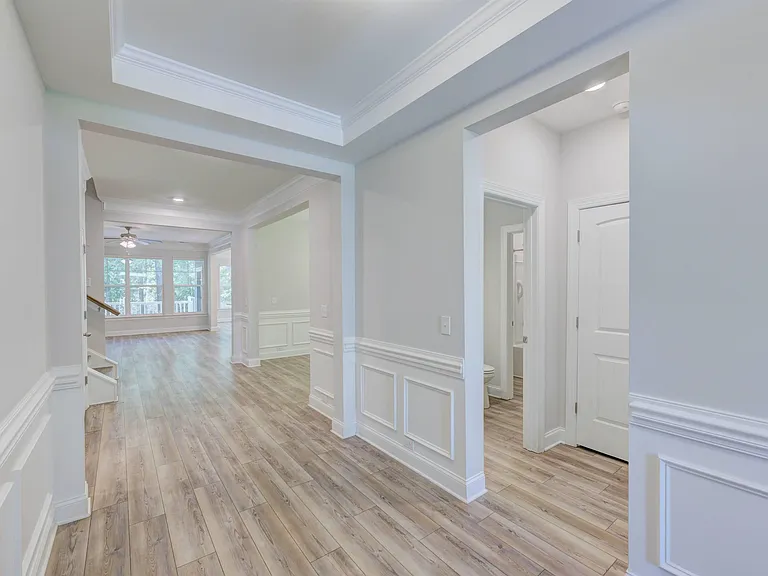 300 Sunnycrest Ln — Photo 6
