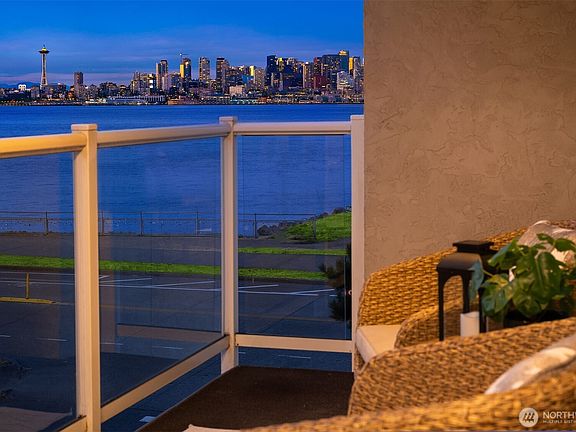 2nd image of 1101 Harbor Avenue SW #2C