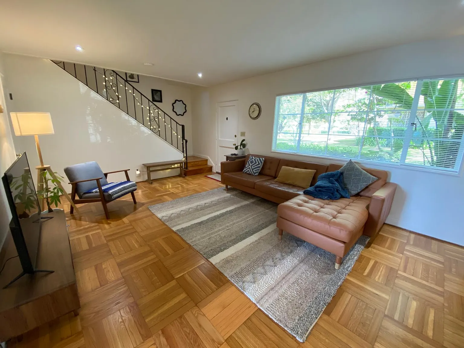 2 bed, 1100 sqft, $4,500 — Photo 2