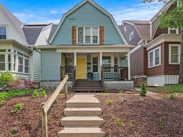 2738 North Bartlett AVENUE, Milwaukee, WI 53211