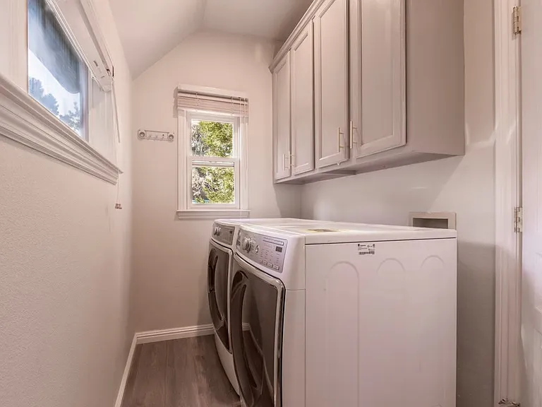 498 Copeland St — Photo 4