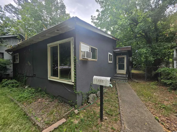 905 Garland Ave, Hot Springs, AR 71913