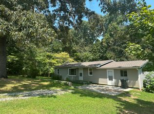 813 Crest Dr, La Fayette, GA 30728