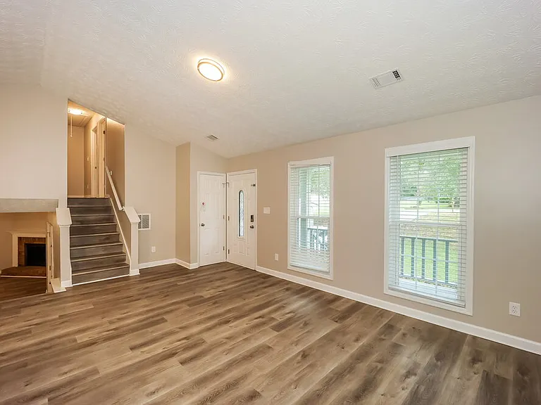 233 Northbridge Dr — Photo 6