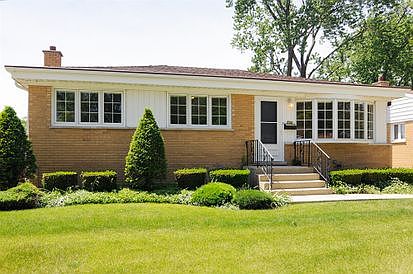 1st image of 550 Pinehurst Dr