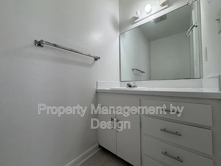 1039 5th St #7 — Photo 26