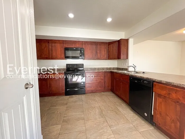 3194 Fairmont Dr #11-A — Photo 6