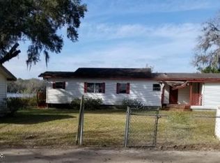 109 Depot Rd, Hawthorne, FL 32640