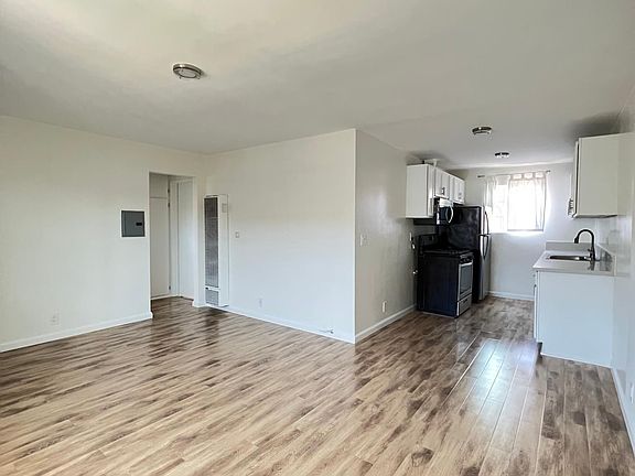 3rd image of 12480 Culver Blvd APT 14