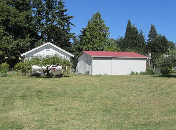 3rd image of 3009 Cedarwood Ave