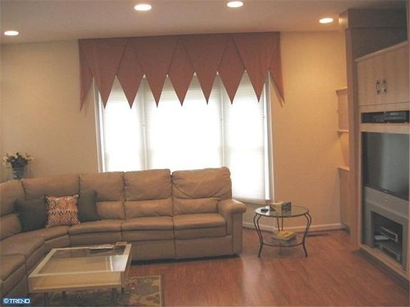 4th image of 105 Windy Knoll Dr