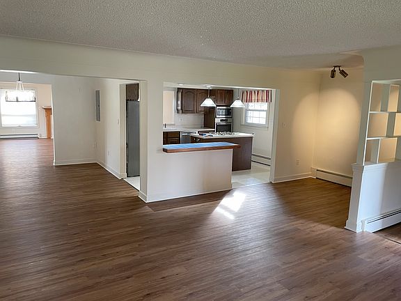3rd image of 31125 W Huron River Dr