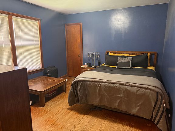 4th image of 8504 S Prairie Ave