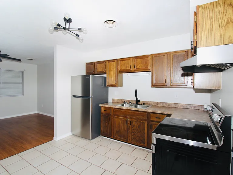 626 N 32nd St #1 — Photo 13